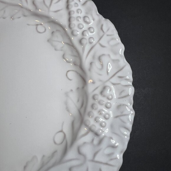 Vintage PV Italy Signed Ceramic Grape Vine & Leaf Embossed Serving Plate 10" - Picture 3 of 6